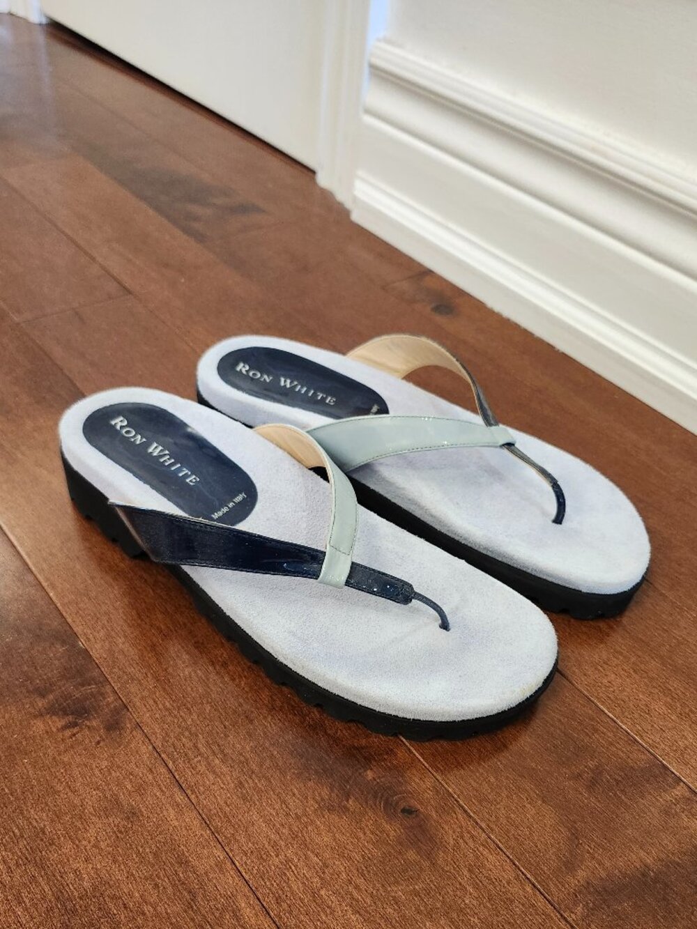Ron White thong sandals in women's size 40